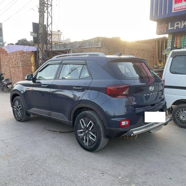 https://images10.gaadi.com/usedcar_image/4369056/original/processed_f5e2ba3300bae1cbc591a6f65b787d28.jpg?imwidth=6402