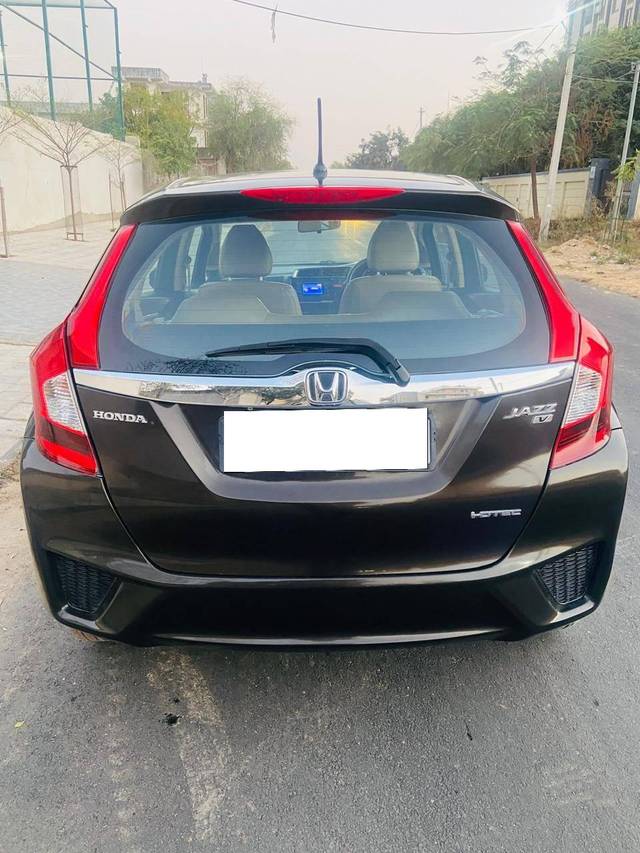 https://images10.gaadi.com/usedcar_image/4369082/original/processed_f4392f64-26f2-4b14-abdf-d842df4a3f3b.jpg?imwidth=6402