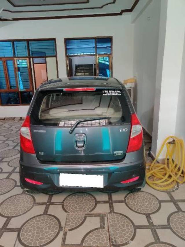 https://images10.gaadi.com/usedcar_image/4369100/original/processed_b308986d-7f62-4fda-8ed0-f05016118161.jpg?imwidth=6402