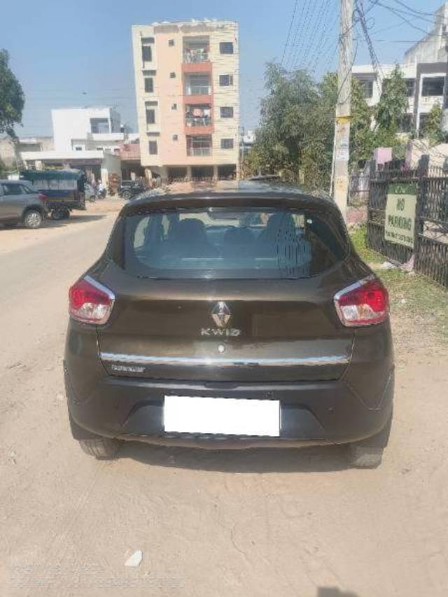 https://images10.gaadi.com/usedcar_image/4369147/original/3de077eb6d409d20fd84b6fc3f7a473b.jpg?imwidth=6402