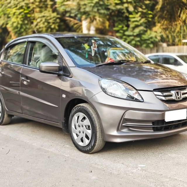 https://images10.gaadi.com/usedcar_image/4369185/original/processed_5243e783da3f416a241e8b826821ecb4.jpg?imwidth=6400