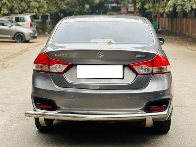 https://images10.gaadi.com/usedcar_image/4369203/original/processed_748d71bbe32ccce4ecbb34de9960903c.jpg?imwidth=6402