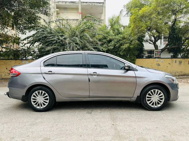 https://images10.gaadi.com/usedcar_image/4369203/original/processed_c263685ac5d45715ec6ac1ee44400108.jpg?imwidth=6401