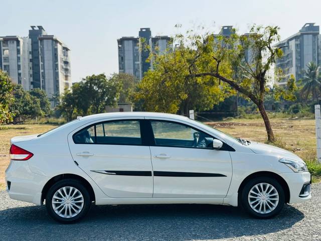 https://images10.gaadi.com/usedcar_image/4369227/original/3f823cd4672dc9af431ced87ebfab123.jpg?imwidth=6401