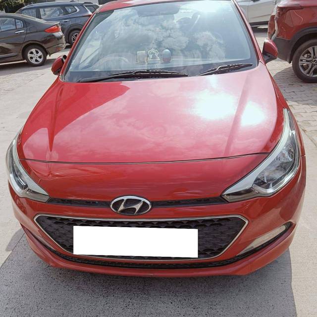 https://images10.gaadi.com/usedcar_image/4369232/original/d6f6497f8c0e34127e37381a85f0d44e.jpg?imwidth=6400