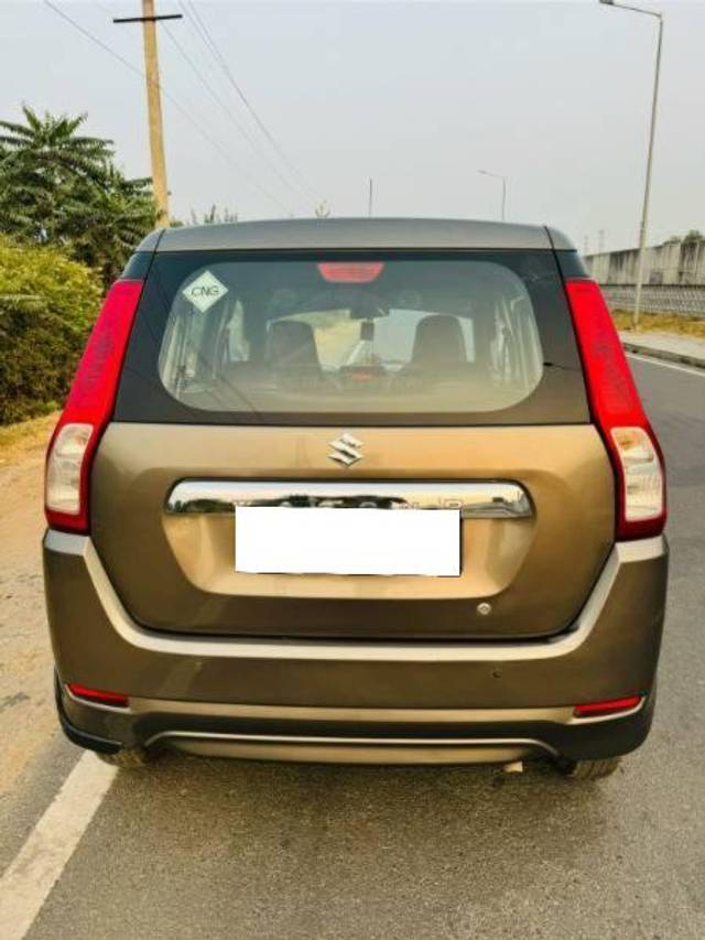 https://images10.gaadi.com/usedcar_image/4369247/original/processed_ab4fed5a-2994-49b0-9e56-fd6e4f5101b1.jpg?imwidth=6401