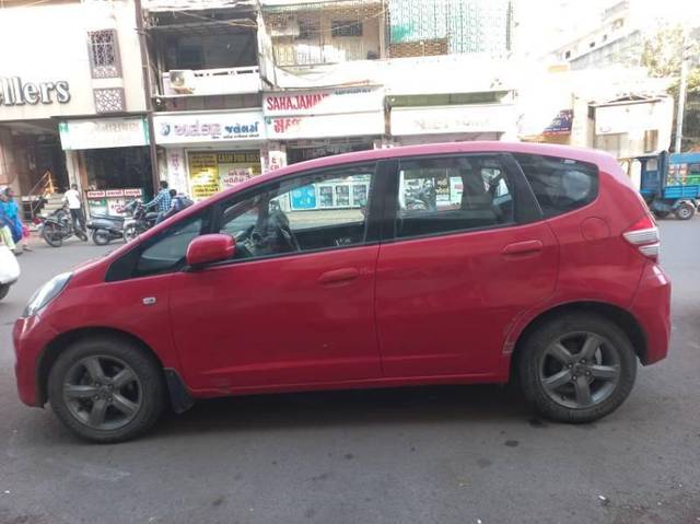 https://images10.gaadi.com/usedcar_image/4369319/original/processed_127641c5-d153-400b-8426-aca03f6b4cd7.jpg?imwidth=6402