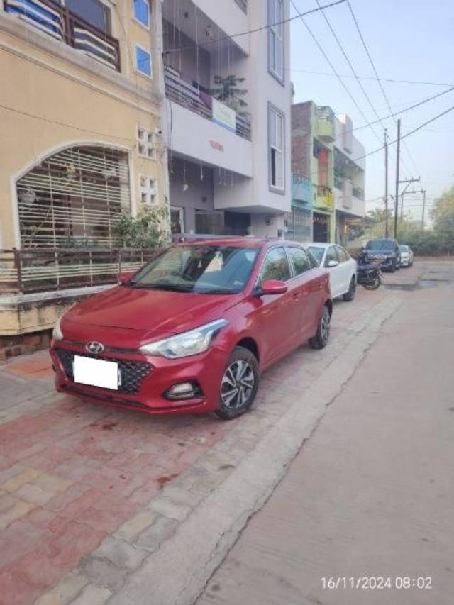 https://images10.gaadi.com/usedcar_image/4369328/original/processed_b5a1b12c-ffbe-43f4-a4b3-6e2a41901e09.jpg?imwidth=6400