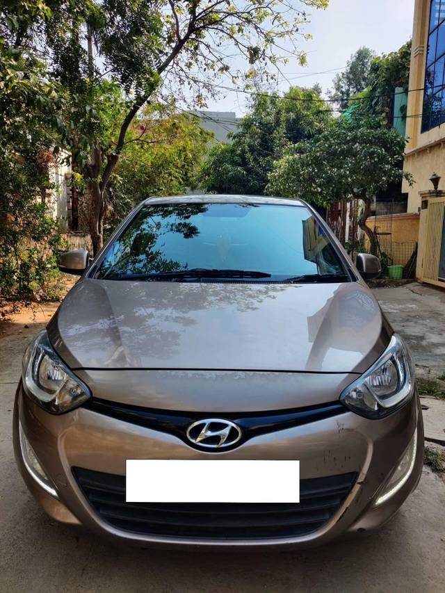 https://images10.gaadi.com/usedcar_image/4369337/original/processed_80b6f4a258f7978843bf55959133920f.jpg?imwidth=6402