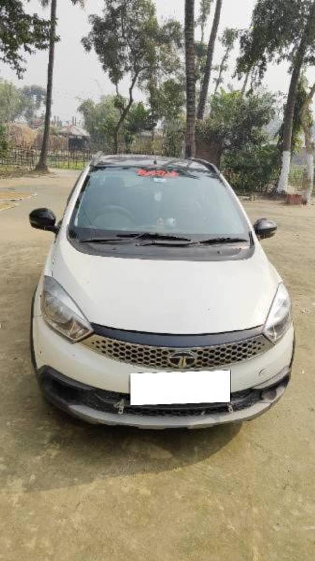 https://images10.gaadi.com/usedcar_image/4369344/original/processed_b83299ba-897c-49b2-842c-d9956341f521.jpeg?imwidth=6400