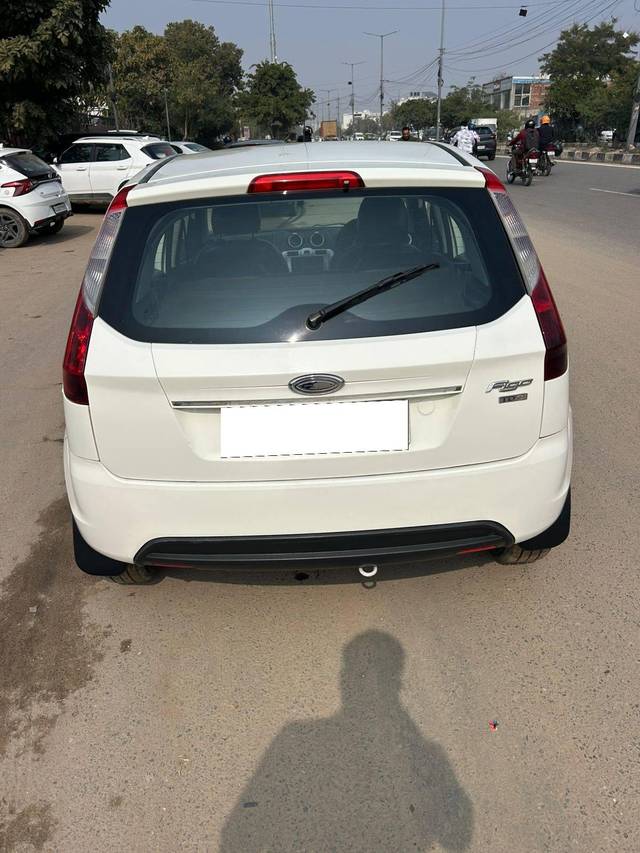 https://images10.gaadi.com/usedcar_image/4369378/original/processed_1fd236843373fa6c20ff50a88f1bbd71.jpg?imwidth=6402