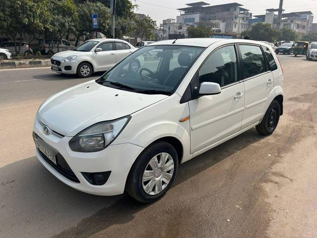 https://images10.gaadi.com/usedcar_image/4369378/original/processed_61df7ceec989ed9555be3b6a68a308e5.jpg?imwidth=6400