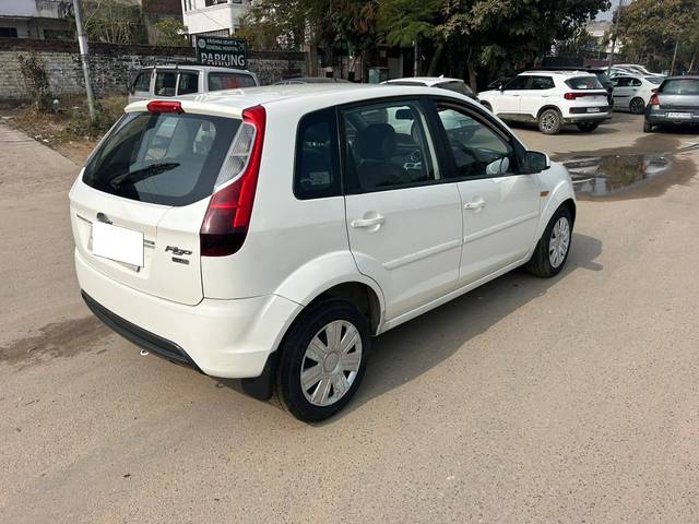 https://images10.gaadi.com/usedcar_image/4369378/original/processed_e3d94479bbf1b1a20ff51d8e494e2863.jpg?imwidth=6401