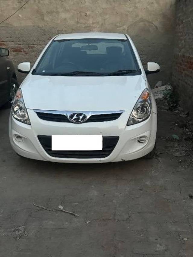 https://images10.gaadi.com/usedcar_image/4369444/original/processed_32aef691-d567-462a-b2df-dcf3dac4dc8d.jpeg?imwidth=6401