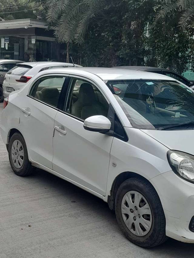 https://images10.gaadi.com/usedcar_image/4369473/original/b7b851a8d88f6a8f389470b3da8720ec.jpeg?imwidth=6400