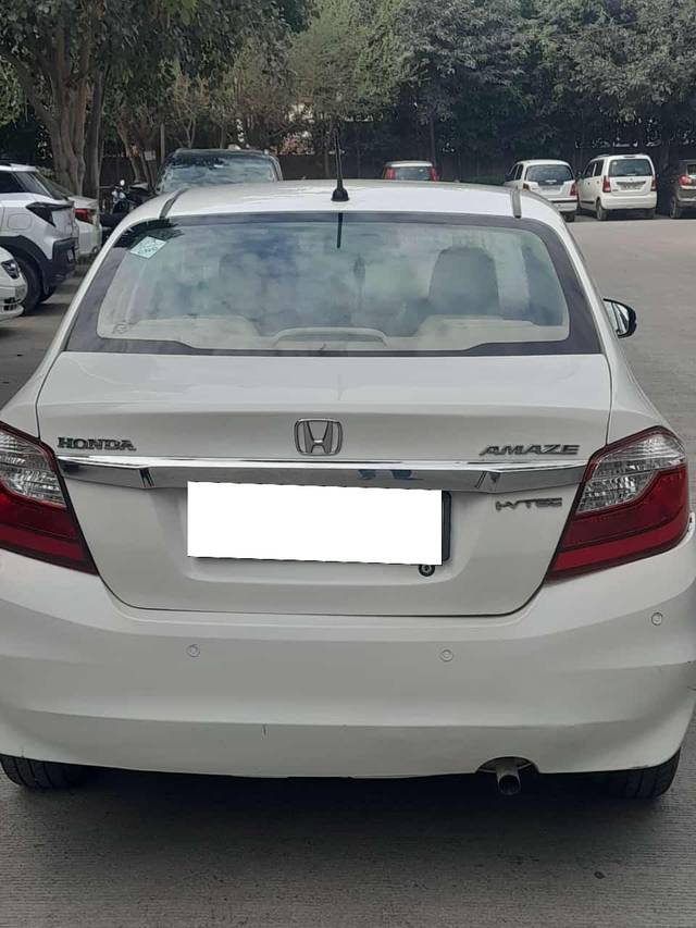 https://images10.gaadi.com/usedcar_image/4369473/original/processed_3adeed23a23b5e4d8b903282bb0b2bea.jpeg?imwidth=6401