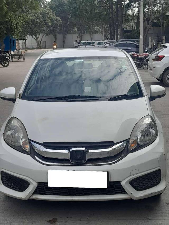 https://images10.gaadi.com/usedcar_image/4369473/original/processed_64a31d95d9e92004fa4a80f049ee8f5d.jpeg?imwidth=6402