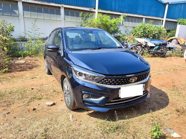 https://images10.gaadi.com/usedcar_image/4369548/original/processed_648d665d7e290217107fcc574afa3f54.jpg?imwidth=6400