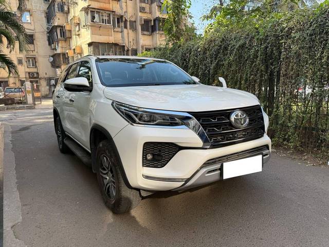 https://images10.gaadi.com/usedcar_image/4369592/original/processed_dcd0e7fdd325bb0a607c432b4251183c.jpeg?imwidth=6401