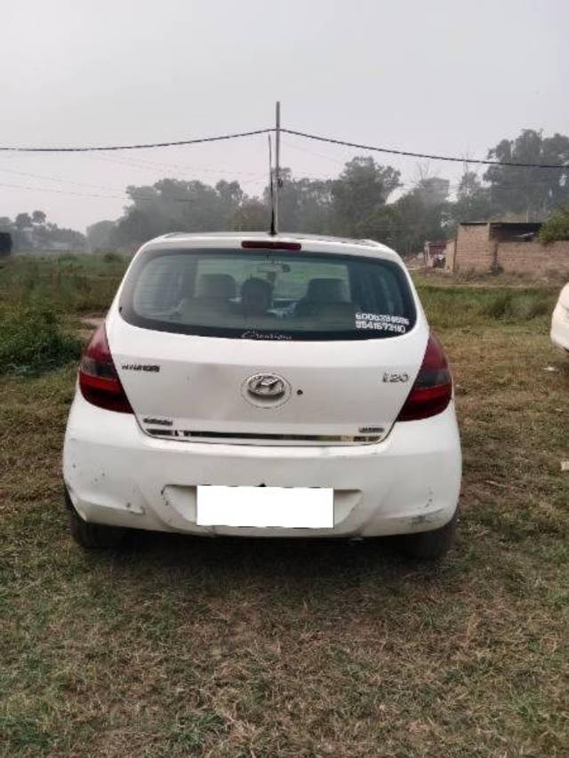 https://images10.gaadi.com/usedcar_image/4369618/original/processed_574b3018-3d12-4427-b587-3c27336331d8.jpg?imwidth=6401