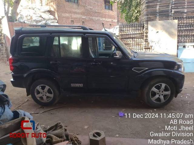 https://images10.gaadi.com/usedcar_image/4369622/original/processed_74094c63-e363-40a0-afe2-c851f9c03ac9.jpeg?imwidth=6401