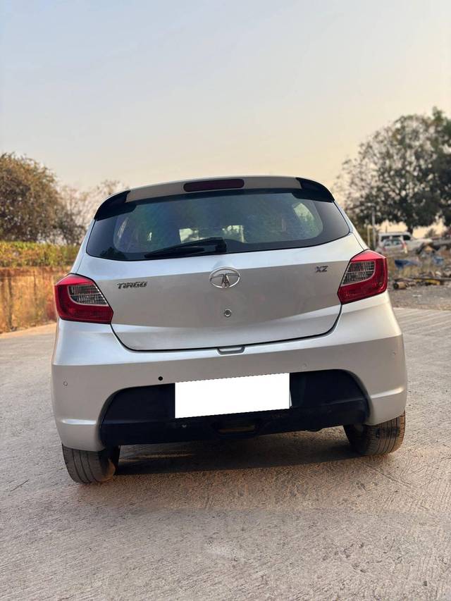 https://images10.gaadi.com/usedcar_image/4369629/original/processed_d2478fc69033e7beb15fe5871763974f.jpg?imwidth=6402