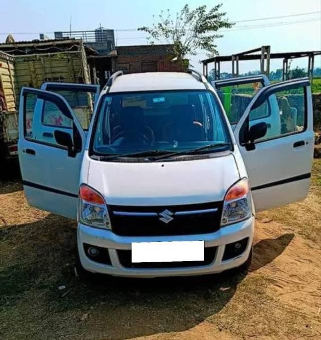 https://images10.gaadi.com/usedcar_image/4369690/original/processed_6f18dd5f-5246-4356-b835-506c98a03a80.jpg?imwidth=6400