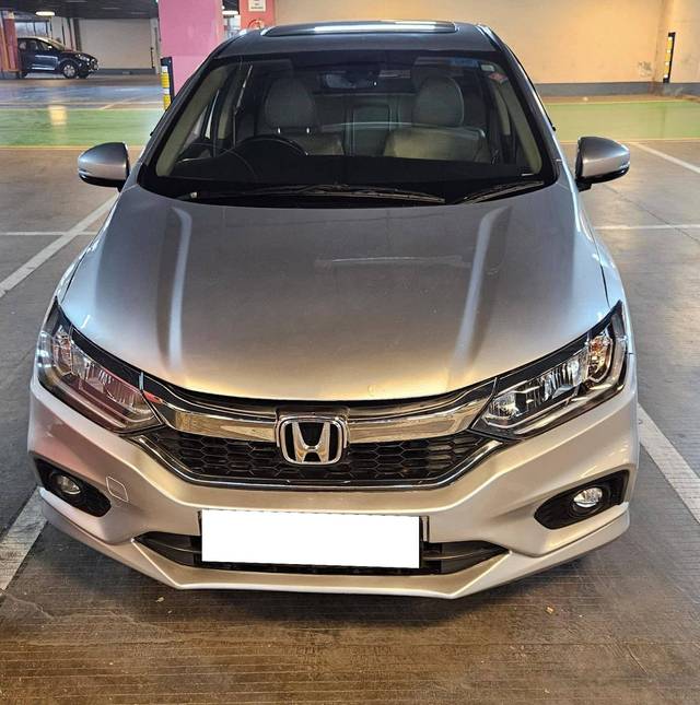 https://images10.gaadi.com/usedcar_image/4369775/original/processed_292c505ed48537face2fb7650f64c99a.jpg?imwidth=6402