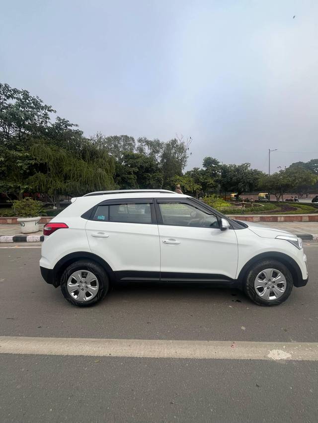 https://images10.gaadi.com/usedcar_image/4369791/original/processed_9d3ac0e433307b435aea9a0022bf75af.jpg?imwidth=6401