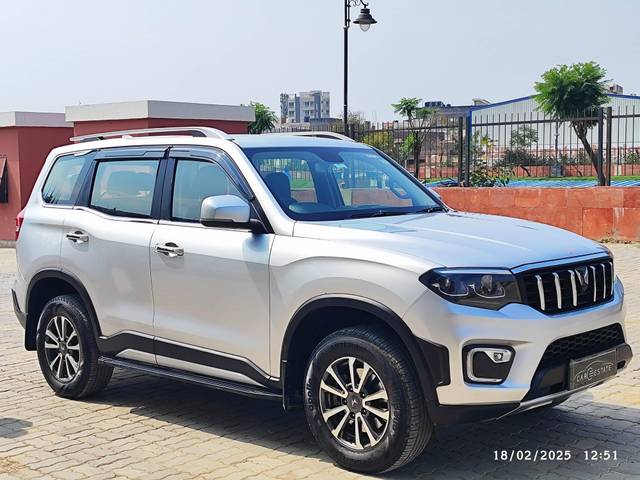 https://images10.gaadi.com/usedcar_image/4369799/original/processed_processed_d25f6ecca6244ee29c70e90f859f78b9.jpeg?imwidth=6400