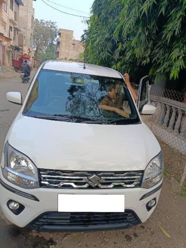 https://images10.gaadi.com/usedcar_image/4369832/original/processed_6665ced9-31ba-4ac0-9fa0-f146f21c8c7c.jpg?imwidth=6400