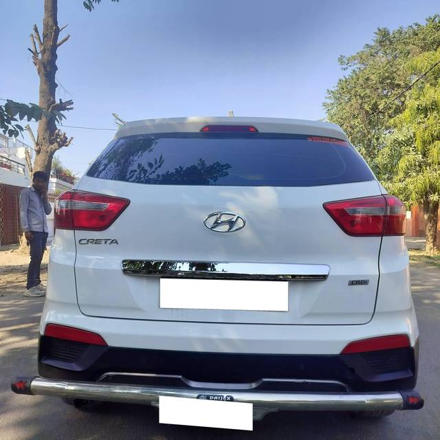 https://images10.gaadi.com/usedcar_image/4369857/original/processed_0716ed1195228de8e078f843fd4e520d.jpg?imwidth=6402