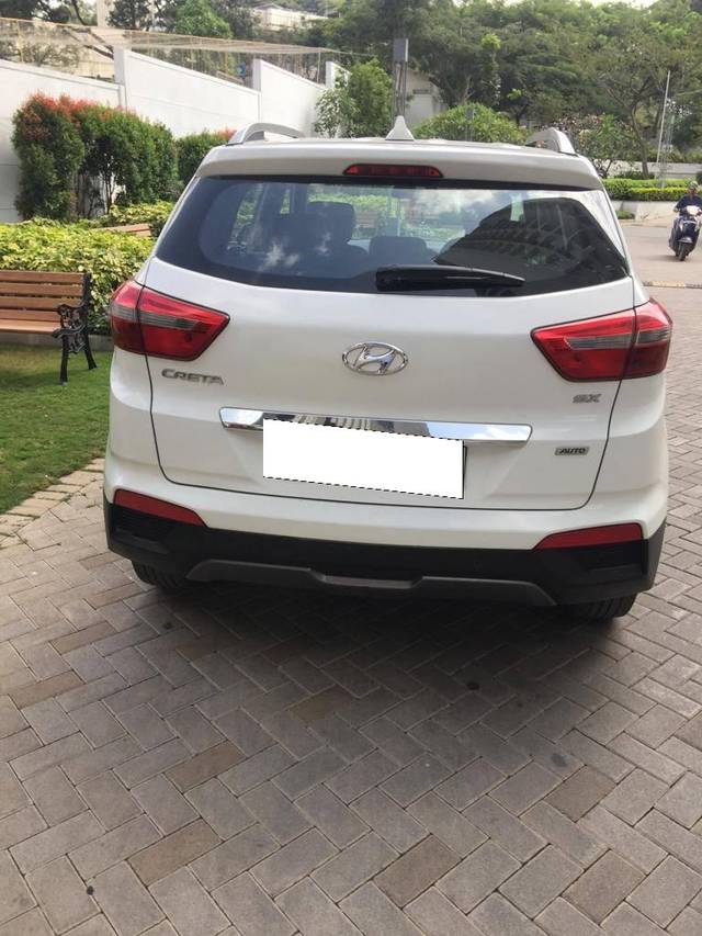 https://images10.gaadi.com/usedcar_image/4369879/original/processed_dd95e68b04542a88256b45e5aa51bd8e.jpg?imwidth=6402