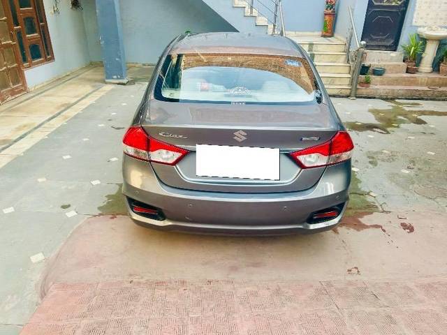 https://images10.gaadi.com/usedcar_image/4369910/original/processed_a32c07c7-bec3-4a52-8819-b99e708a2466.jpeg?imwidth=6402