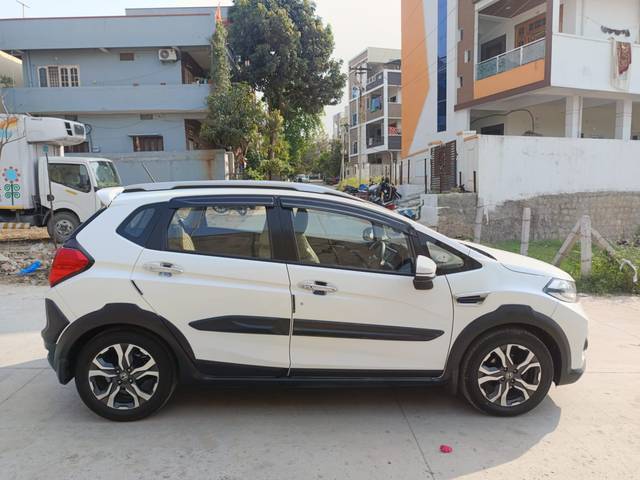 https://images10.gaadi.com/usedcar_image/4369918/original/6f691eea0e05435f64e61017acdd6a20.jpg?imwidth=6401