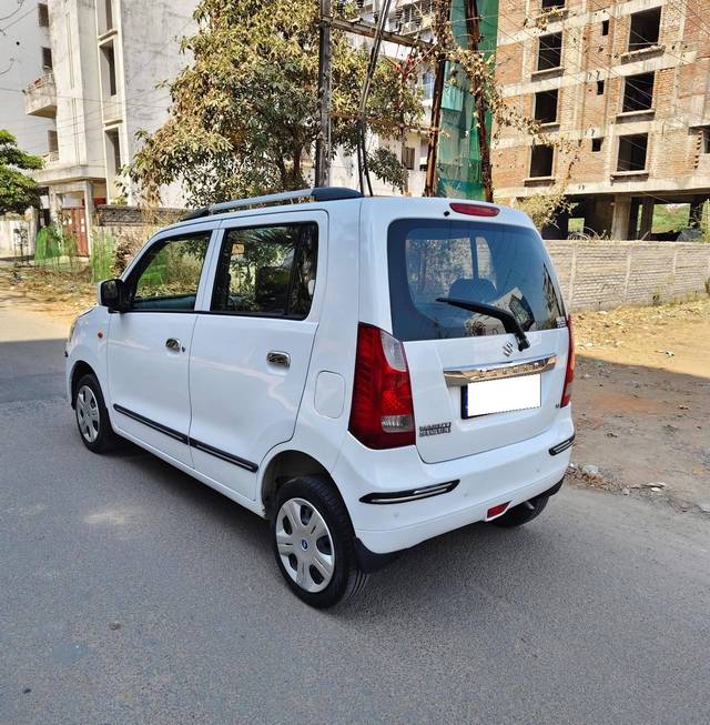 https://images10.gaadi.com/usedcar_image/4369968/original/processed_d862afb2140c90be5d27c0f923c6c032.jpg?imwidth=6402