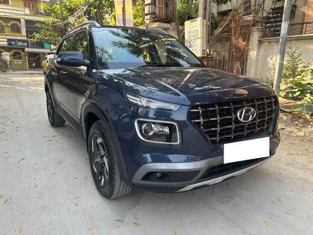 https://images10.gaadi.com/usedcar_image/4370005/original/processed_81bd0b560b45de073a4fa223044e549b.jpg?imwidth=6400