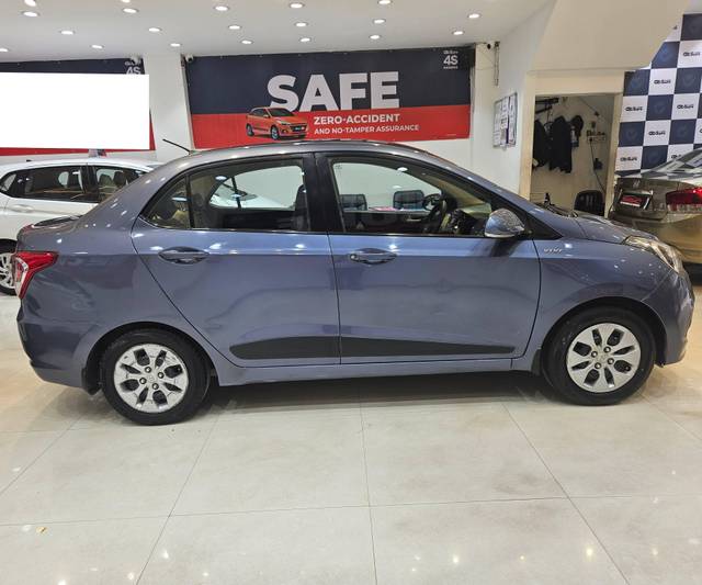 https://images10.gaadi.com/usedcar_image/4370016/original/processed_3610f01617af51acf4c9274653d92dd8.jpg?imwidth=6401