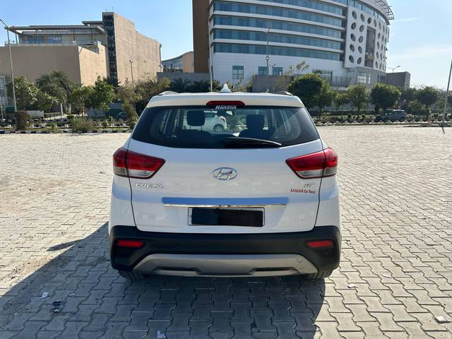 https://images10.gaadi.com/usedcar_image/4370086/original/processed_1a798e51c1b06830b71454cebb0fe61b.jpg?imwidth=6402