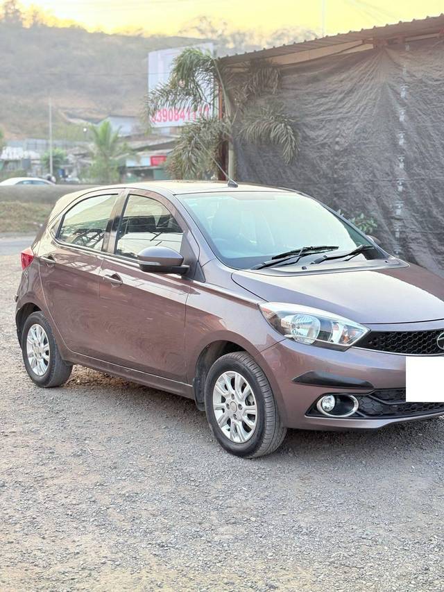 https://images10.gaadi.com/usedcar_image/4370099/original/processed_56c2f0155ccf05daea14765675f825f9.jpg?imwidth=6400