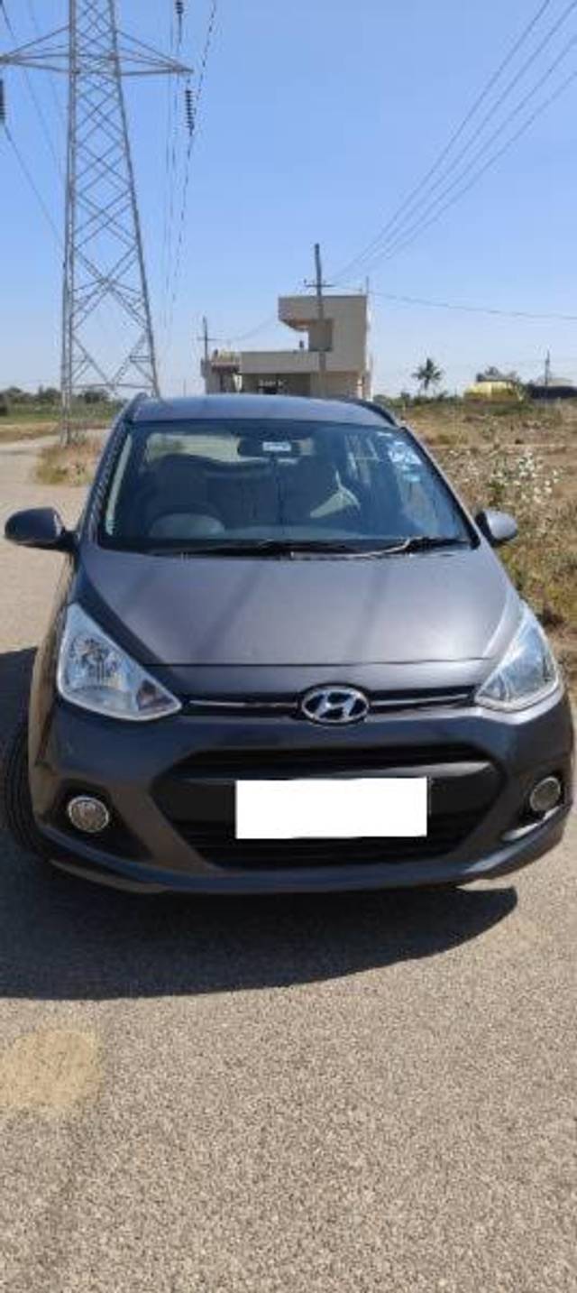 https://images10.gaadi.com/usedcar_image/4370225/original/processed_b44dbadb-a880-4132-ba23-168d6befa80d.jpg?imwidth=6402