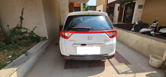 https://images10.gaadi.com/usedcar_image/4370331/original/processed_04b3bf23-161c-45fa-9582-4ea1a0e95566.jpg?imwidth=6401