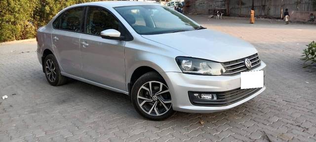 https://images10.gaadi.com/usedcar_image/4370372/original/processed_26045f942a01fa989fe307d1429ce536.jpg?imwidth=6400