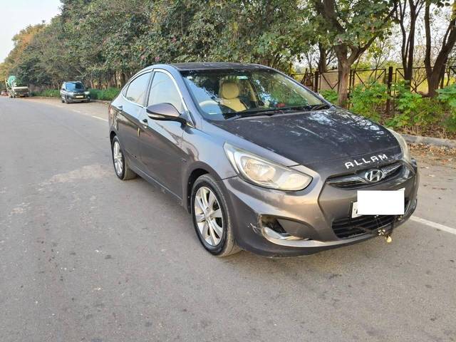 https://images10.gaadi.com/usedcar_image/4370384/original/processed_3266b05ae12d172133e2b9563301729a.jpg?imwidth=6400