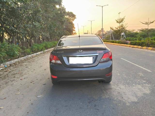 https://images10.gaadi.com/usedcar_image/4370384/original/processed_d4f2cba4f682c536bbb021490ee35bd3.jpg?imwidth=6401