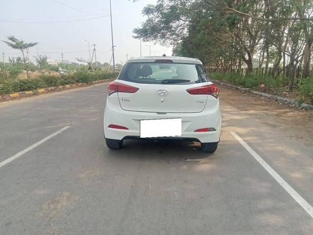 https://images10.gaadi.com/usedcar_image/4370414/original/processed_660b8befd154f38e32f9959ba0484c99.jpg?imwidth=6401