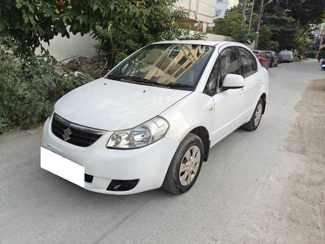 https://images10.gaadi.com/usedcar_image/4370456/original/processed_c3623215-88d9-49ef-bae4-4924966dbcee.jpg?imwidth=6400