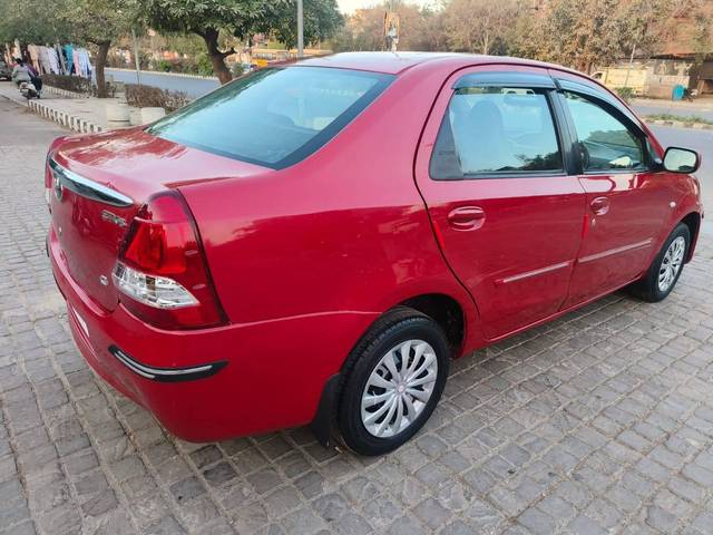 https://images10.gaadi.com/usedcar_image/4370590/original/processed_f909603bd077b868138ba0dcf3dfb7f4.jpg?imwidth=6402