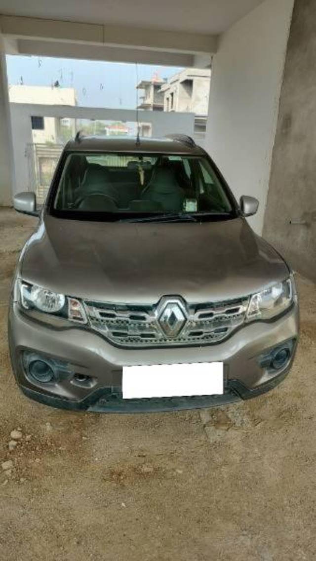 https://images10.gaadi.com/usedcar_image/4370621/original/processed_08598d09-a43e-4383-b434-7f04152a0d63.jpg?imwidth=6402