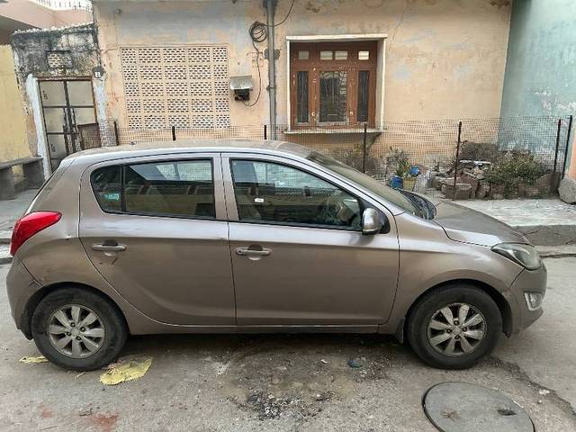 https://images10.gaadi.com/usedcar_image/4370725/original/b82da783c5d14bec696e56b1098c858e.jpeg?imwidth=6400